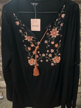 BloomChic Embroidered Floral Blouse Women 18/20 Black Boho Peasant Top